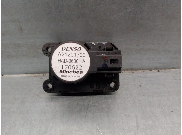 Recambio de motor apertura trampillas climatizador para renault captur ii referencia OEM IAM A21201700 HD36001A DENSO