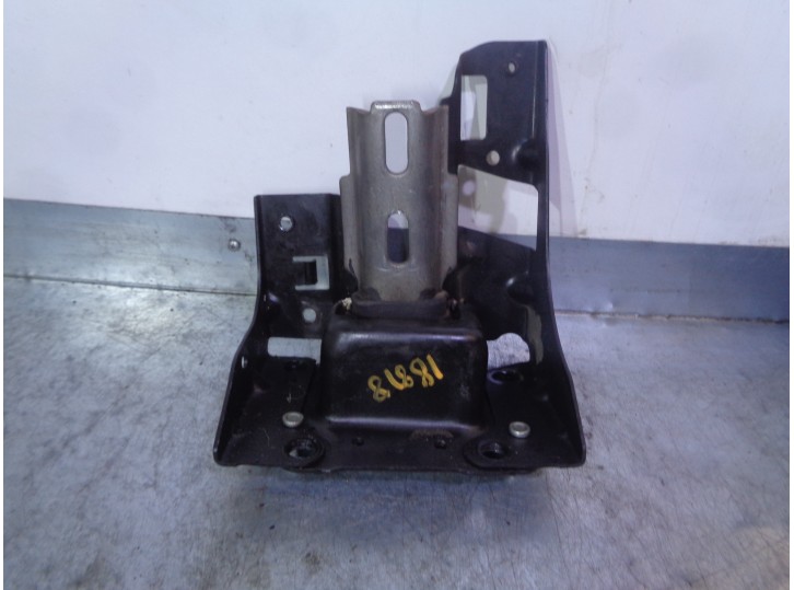 Replacement left engine mount for Citroën C3 II OEM IAM reference 9680293280 