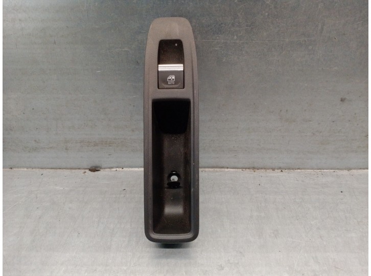 Recambio de mando elevalunas trasero izquierdo para renault captur ii referencia OEM IAM 829509794R 