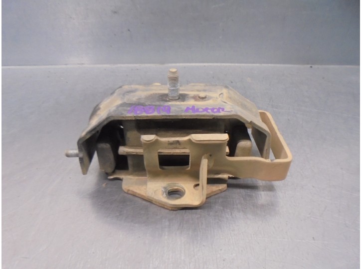 Recambio de soporte motor trasero para mitsubishi montero (v20/v40) 2.8 turbodiesel referencia OEM IAM MR210032 