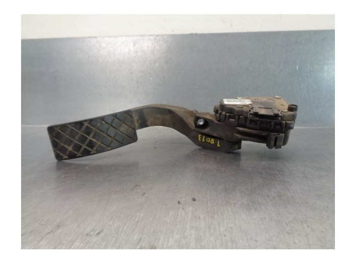 Recambio de potenciometro pedal para volkswagen passat berlina (3b3) 1.9 tdi referencia OEM IAM 8D1721523F 6PV00838603 HELLA