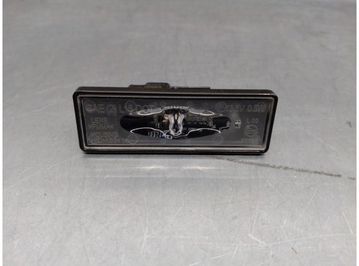 Recambio de piloto matricula para renault captur ii referencia OEM IAM 265101139R 