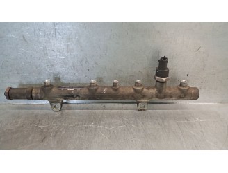 Recambio de rampa inyectora para volvo v40 station wagon (645) 1.9 di referencia OEM IAM 7700114017 30652244 0445214024 BOSCH