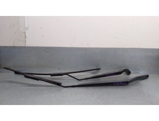 Recambio de brazo limpia delantero derecho para renault clio iv 0.9 referencia OEM IAM 288818098R 