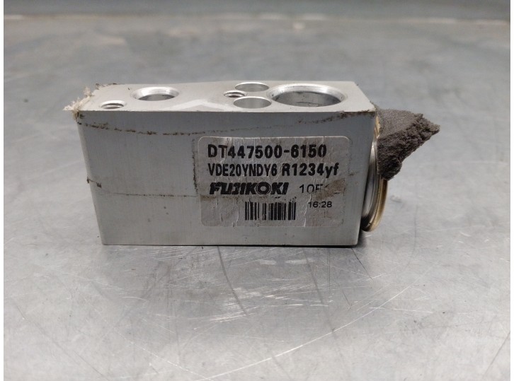 Recambio de valvula expansion para renault captur ii referencia OEM IAM 922700490R  DENSO