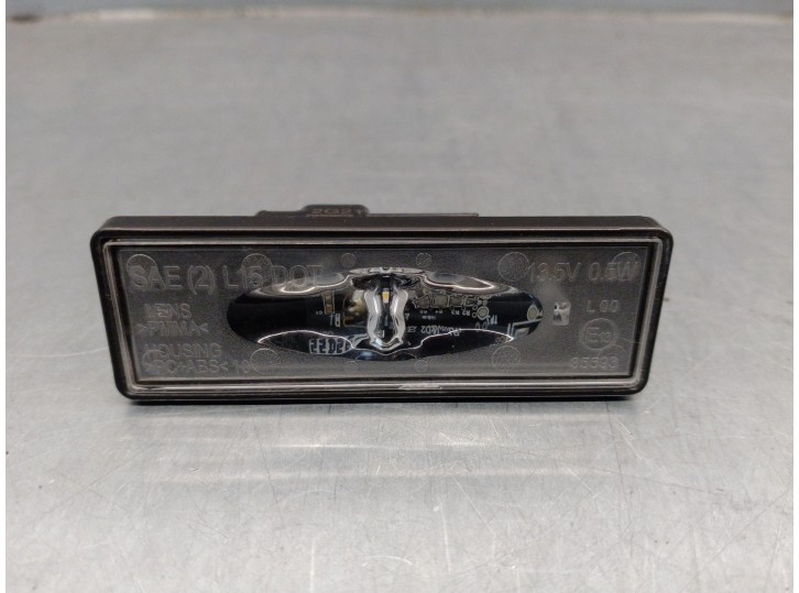 Recambio de piloto matricula para renault captur ii referencia OEM IAM 265101139R  