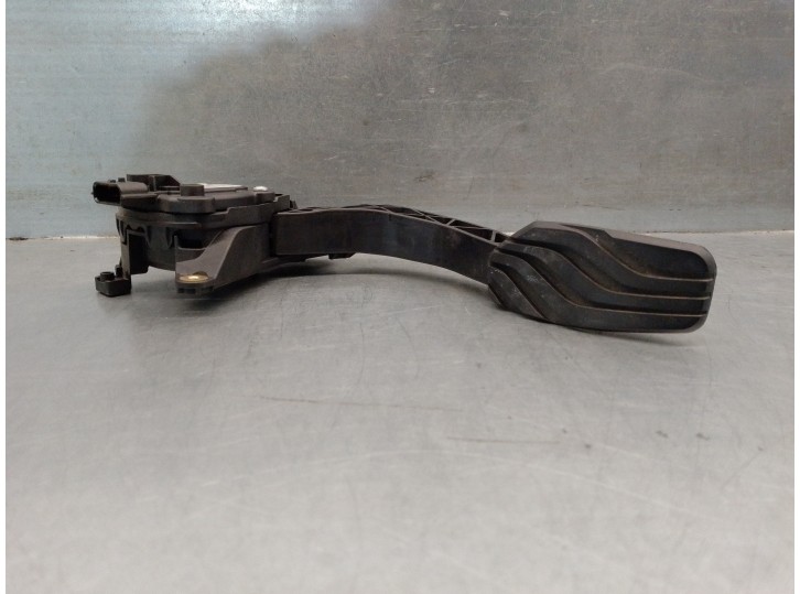 Recambio de potenciometro pedal para renault captur ii referencia OEM IAM 180100879R 6PV01290205 HELLA