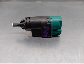 Recambio de interruptor para renault captur ii referencia OEM IAM 253203383R  