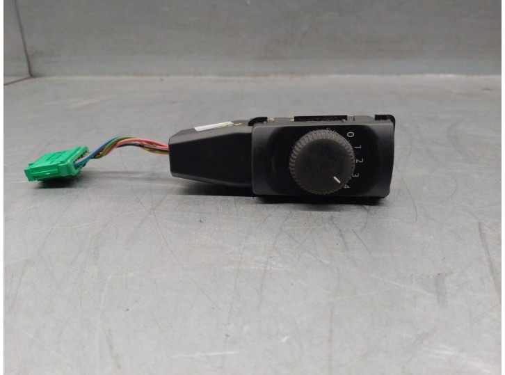 Recambio de mando calefaccion / aire acondicionado para peugeot 5008 1.6 hdi fap referencia OEM IAM 96846886XT  