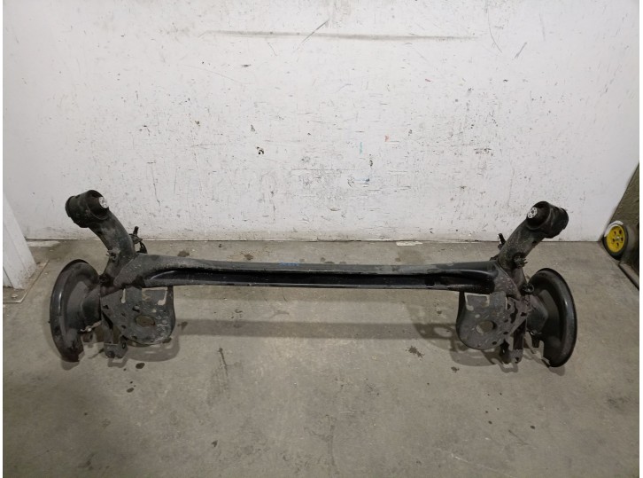 Recambio de puente trasero para toyota yaris (_p13_) 1.5 (nsp131_) referencia OEM IAM 421100D520 421100D520 