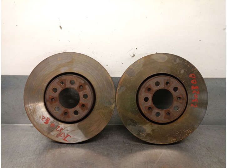 Replacement front brake disc for Seat Leon (1M1) 1.9 TDI Syncro OEM IAM reference 6R0615301A 6R0615301A 