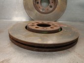 Replacement front brake disc for SEAT León (1M1) 1.9 TDI Syncro OEM IAM reference 6R0615301A 6R0615301A 