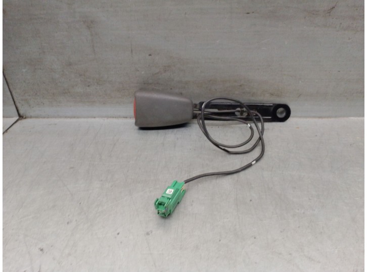 Recambio de enganche cinturon para volvo v40 station wagon (645) 1.9 di referencia OEM IAM 30824670 30824670 