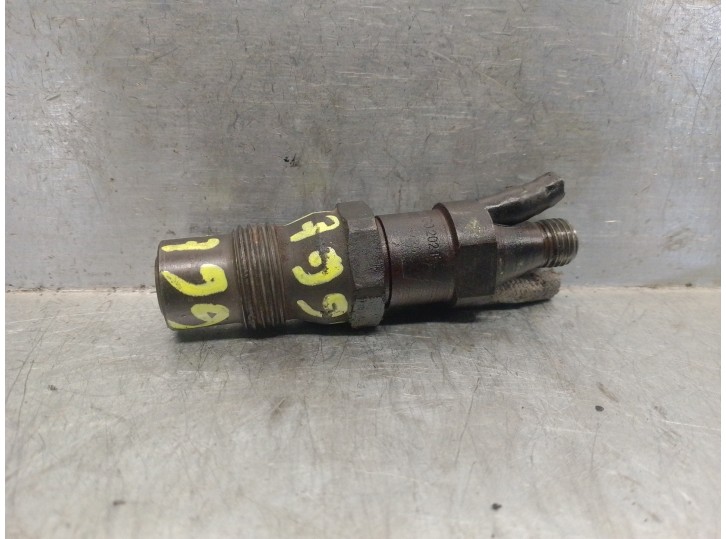 Recambio de inyector para volkswagen polo berlina (6n1) 1.9 diesel referencia OEM IAM KCA30S79 068130202F BOSCH