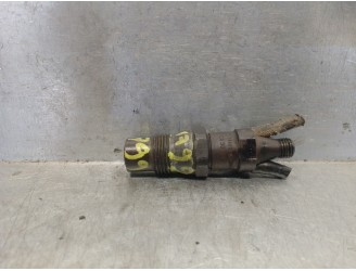 Recambio de inyector para volkswagen polo berlina (6n1) 1.9 diesel referencia OEM IAM KCA30S79 068130202F BOSCH