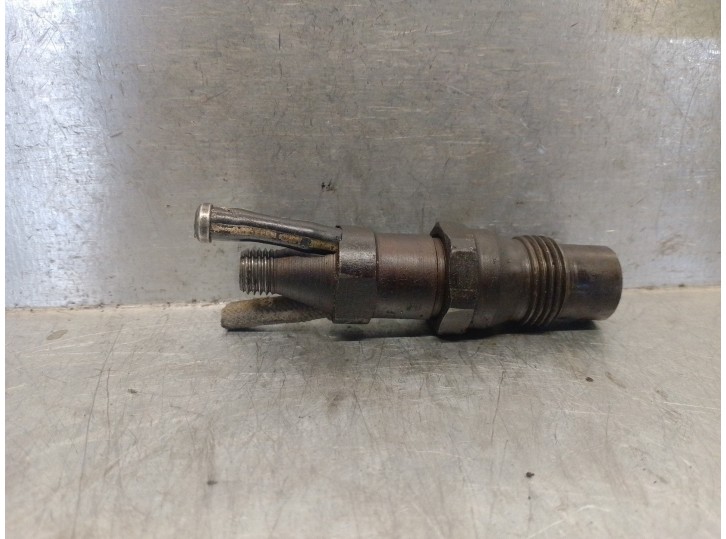 Recambio de inyector para volkswagen polo berlina (6n1) 1.9 diesel referencia OEM IAM KCA30S79 068130202F BOSCH