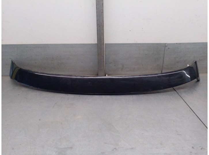 Recambio de aleron trasero para toyota yaris 1.5 16v cat referencia OEM IAM 76085K0010  