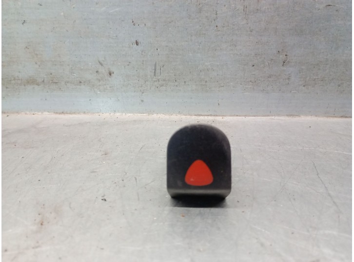 Replacement hazard warning switch for Renault Kangoo (KC0/1_) 1.5 dCi OEM IAM reference 252900266R 252900266R 