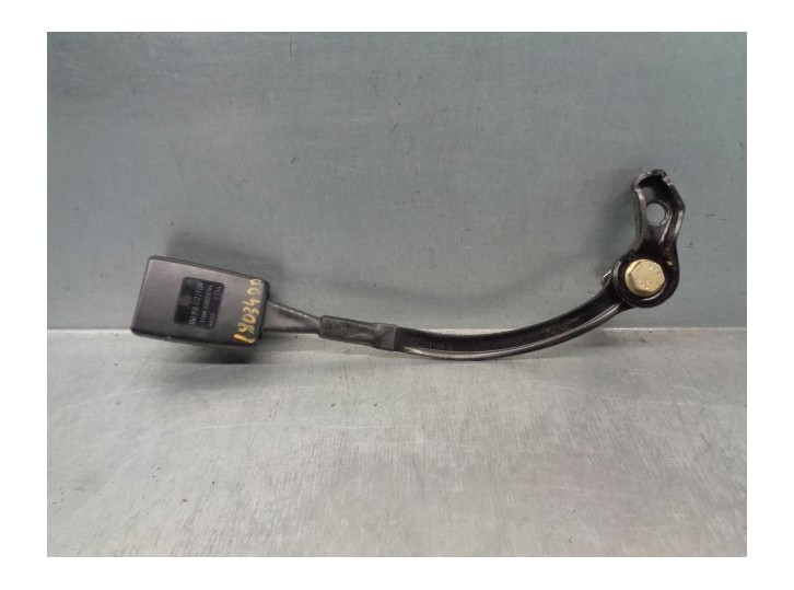 Recambio de enganche cinturon para skoda superb (3u4) 2.0 tdi dpf referencia OEM IAM 3B0858472J  DEL DER ,
