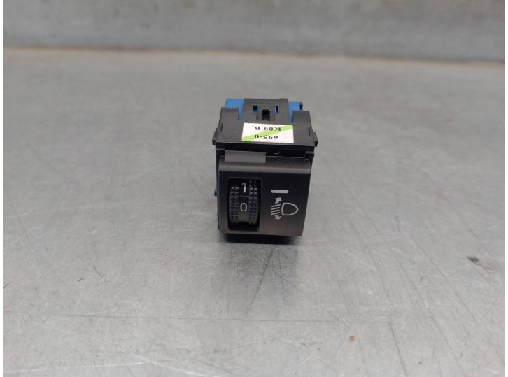 Recambio de mando luces para toyota yaris 1.5 16v cat referencia OEM IAM 6950K09B 