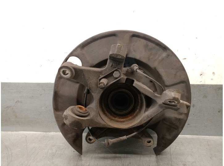 Recambio de mangueta trasera derecha para ssangyong rodius 2.7 turbodiesel cat referencia OEM IAM D27DT  