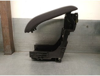 Replacement central armrest for Citroën C4 Cactus 1.5 BlueHDi 120 OEM IAM reference 1635132480 16351320ZD