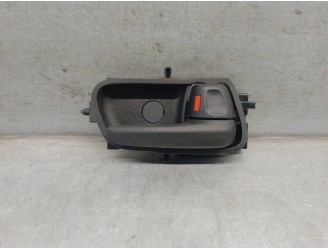 Recambio de maneta interior delantera derecha para toyota yaris 1.5 16v cat referencia OEM IAM 69205K0050  5 PUERTAS