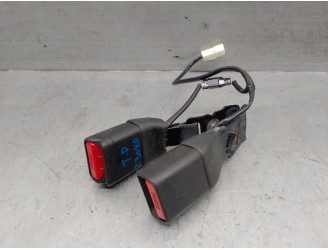 Recambio de enganche cinturon para suzuki vitara (ly) 1.4 hybrid (mild hybrid) referencia OEM IAM 8495054P015PK 8495054P015PK 