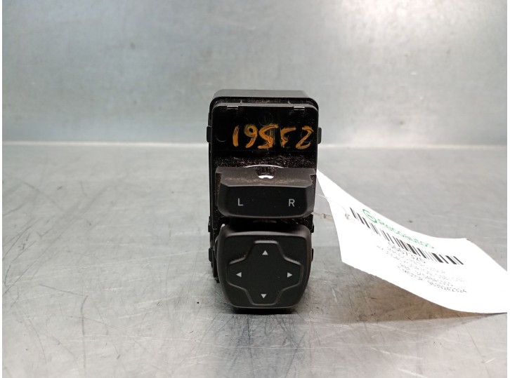 Recambio de mando retrovisor para hyundai kona (os, ose, osi) 1.6 crdi referencia OEM IAM 3K548A1000  