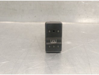 Recambio de interruptor para maxus 3.9t 17s 120 m-bus vespino 130e referencia OEM IAM 864W0210 