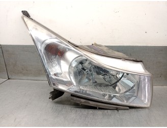 Replacement right headlight for Chevrolet Cruze (J300) 1.6 OEM IAM reference 95137792 95137792 