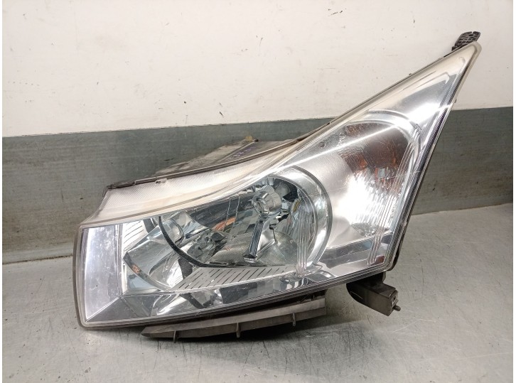 Recambio de faro izquierdo para chevrolet cruze (j300) 1.6 referencia OEM IAM 42371137 42371137 