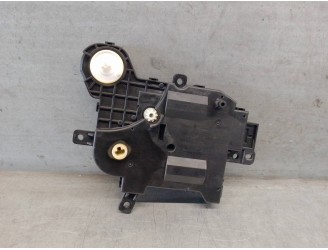Recambio de motor apertura trampillas climatizador para toyota yaris 1.5 16v cat referencia OEM IAM 0638009100  