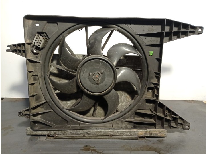 Recambio de electroventilador para dacia sandero 1.2 16v referencia OEM IAM 8200765566B 8200765566 0130307107 BOSCH