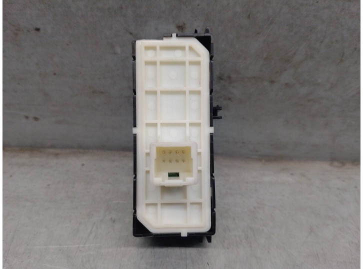 Recambio de mando multifuncion para toyota yaris 1.5 16v cat referencia OEM IAM M81303  