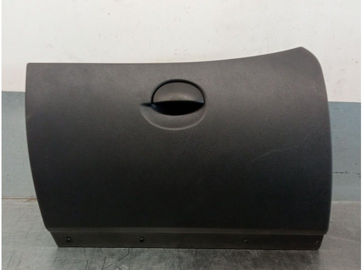 Recambio de guantera para dacia sandero 1.2 16v referencia OEM IAM 6001550895  