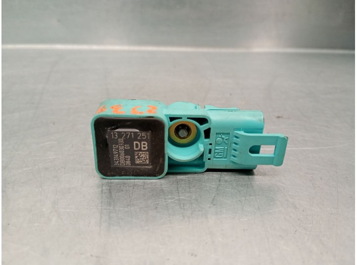 Recambio de sensor impacto para opel corsa d 1.3 16v cdti referencia OEM IAM 13271251 