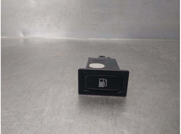 Recambio de boton apertura deposito para toyota avensis berlina (t25) 2.0 d-cat referencia OEM IAM 156795 