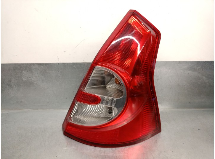 Recambio de piloto trasero derecho para dacia sandero 1.2 16v referencia OEM IAM 8200734824 8200734824 