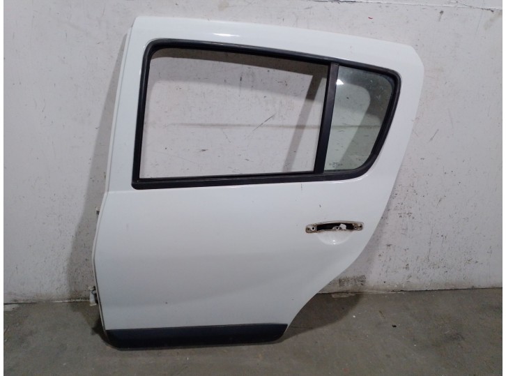 Recambio de puerta trasera izquierda para dacia sandero 1.2 16v referencia OEM IAM 821018232R 821018232R 