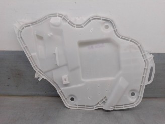 Recambio de molduras delanteras para toyota yaris 1.5 16v cat referencia OEM IAM 67831K0010 