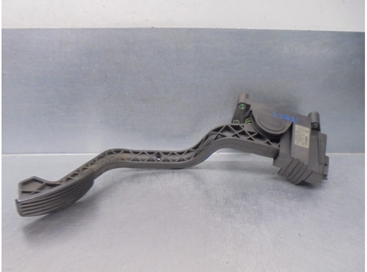 Recambio de potenciometro pedal para fiat doblo cargo (223) 1.9 jtd cat referencia OEM IAM 46778586 0281002415 BOSCH