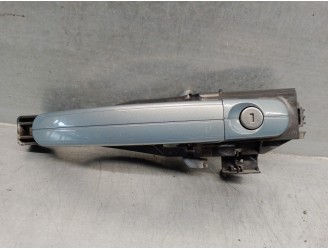 Replacement front left exterior door handle for Ford Focus Turnier (CB4) 1.8 TDCi turbodiesel cat OEM IAM reference 130582