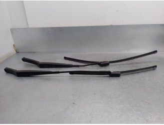 Recambio de brazo limpia delantero derecho para volkswagen passat variant (3c5) 2.0 tdi referencia OEM IAM 3C1955410B EL PAR DER