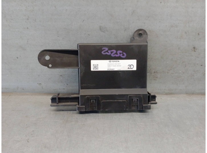 Recambio de centralita calefaccion para toyota yaris 1.5 16v cat referencia OEM IAM 88650K0121 MB2775008030 DENSO