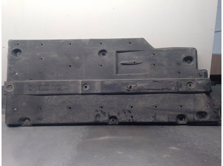 Recambio de cubrecarter para toyota yaris 1.5 16v cat referencia OEM IAM 58166K0010   CESTA 37-C