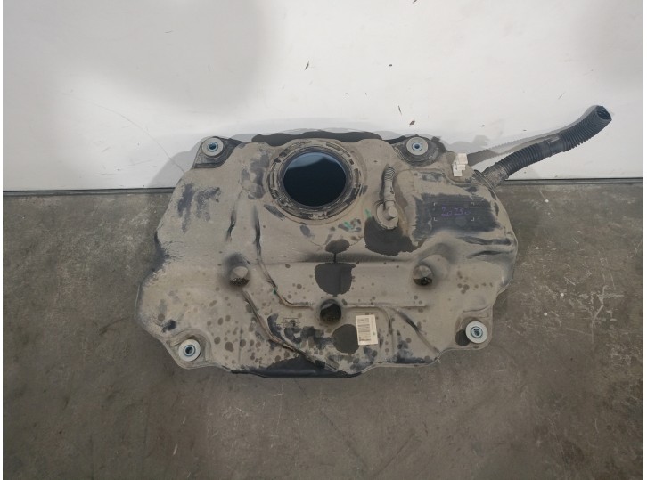 Recambio de deposito combustible para toyota yaris 1.5 16v cat referencia OEM IAM 90119W0120  CESTA 21