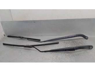 Recambio de brazo limpia delantero derecho para renault megane iv berlina 5p 1.2 tce energy referencia OEM IAM W000065554 DERECH