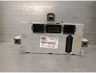 Recambio de caja reles / fusibles para alfa romeo 147 (937_) 1.9 jtdm 16v (937.axn1b, 937.bxn1b) referencia OEM IAM 501864220002