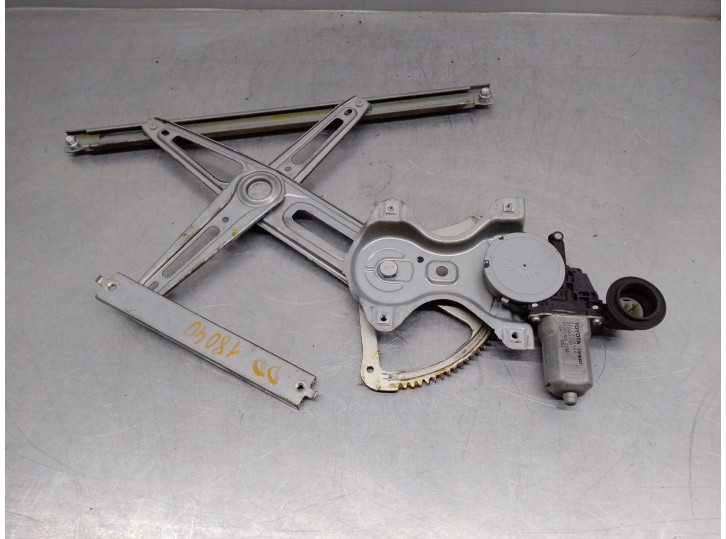 Recambio de elevalunas delantero derecho para toyota auris 1.4 turbodiesel cat referencia OEM IAM 857100D100 6 PINES 5 PUERTAS